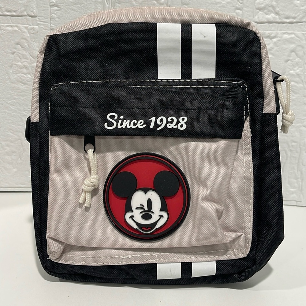 Disney Mickey Mouse Since 1928 Crossbody Purse - Messenger Bag NWT - too cute!